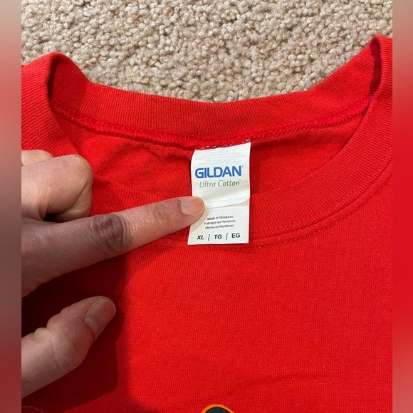 Men's GILDAN ultra cotton LAS Vegas red sleeveless tee - Picture 2 of 7